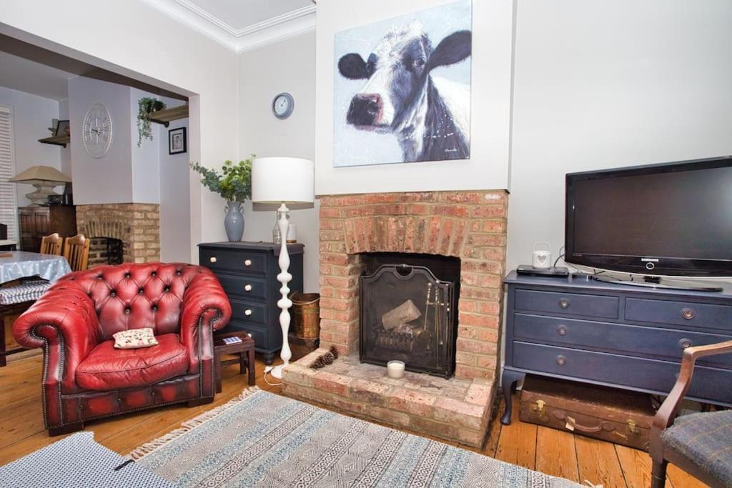 Restful And Cosy 4 Bed Home Minutes From The Beach Sandgate Exteriör bild