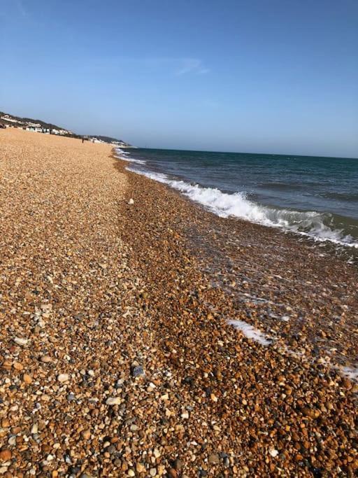 Restful And Cosy 4 Bed Home Minutes From The Beach Sandgate Exteriör bild