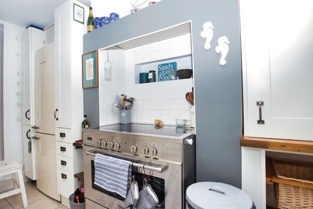 Restful And Cosy 4 Bed Home Minutes From The Beach Sandgate Exteriör bild